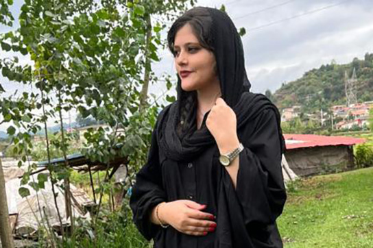 پلیس بازداشت و حمله قلبی «مهسا امینی» را تایید کرد