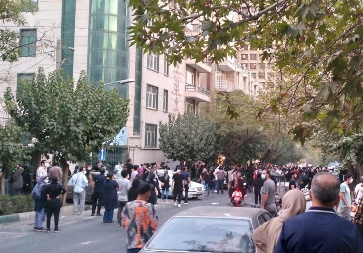 روزنامه جمهوری اسلامی: معترضان، برانداز نیستند؛ اگر خواسته‌های قانونی‌شان را برآورده کنید، بهترین پشتوانه نظام خواهند بود