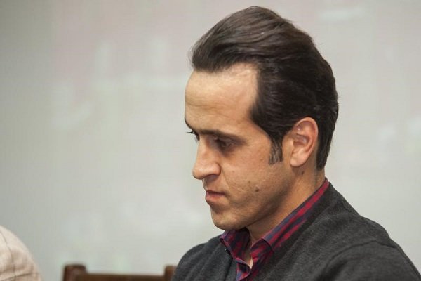 مهر: علی کریمی به دلیل «تشویق به اغتشاش» تحت تعقیب قضائی قرار گرفت