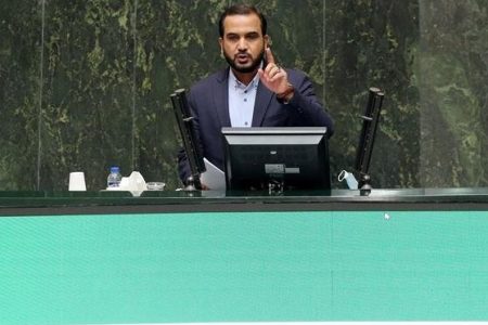 ملت ما با هر سلیقه‌ای در کنار هم ایستاده‌اند