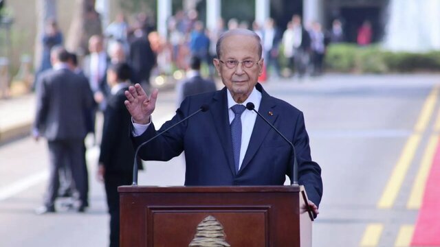 دولت لبنان استعفا داد/میشل عون با فرمان استعفای دولت لبنان به کار خود پایان داد