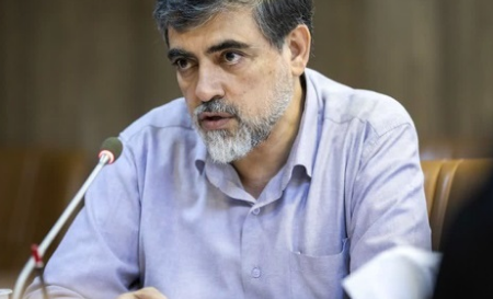 فعلان فرهنگی انقلابی: چرا کسی دکمه این آقای «محمدصالح هاشمی گلپایگانی» را نمی زند؟