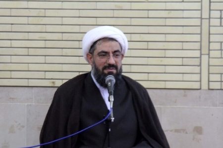 امام جمعه همدان: مصوبه پخش اذان در سطح شهر بعد از ۴ جلسه هنوز اجرایی نشده است/مدیر اداره حتی نمی‌داند نمازخانه اداره خود کجاست