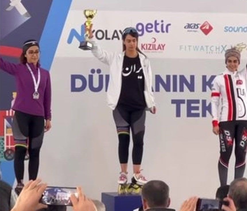 واکنش وزارت ورزش به حضور بدون حجاب نیلوفر مردانی در مسابقات اسکیت ترکیه