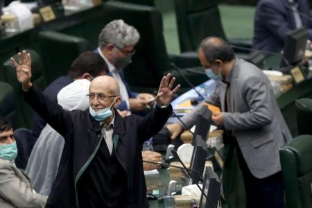 مشاور قالیباف: نوباوه باید پاسخگوی تهمت جعلی‌اش به رییس مجلس باشد/دادگاه حتما رسیدگی خواهد کرد