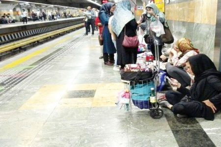 چرا شهرداری یک زن دست‌فروش را از نان‌خوردن انداخت؟
