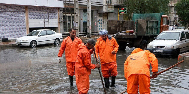 وعده پایان آبگرفتگی‌های حاد در اهواز / وضع نگران‌کننده خیابان‌های حفاری‌شده