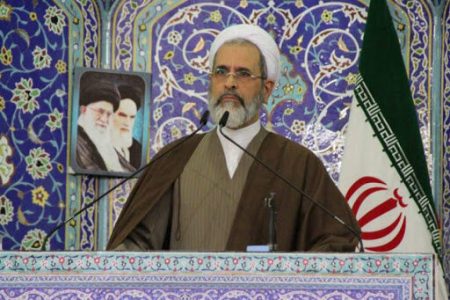 امام جمعه قم: شاهد جنگ گسترده رسانه ای علیه ملت ایران هستیم/روحانیت بیش از هزار سال خادم مردم بوده اند