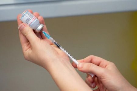هنوز افراد زیادی نوبت یادآور واکسن کرونا را تزریق نکرده‌اند