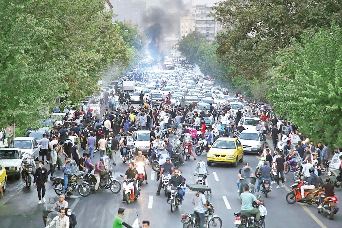 هشدار جدی به دولت رئیسی؛ مسئول نابلد را برکنار کنید، مفسدان را به اشد مجازات برسانید