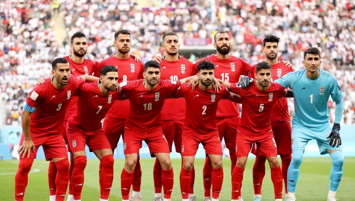 روزنامه سپاه: نخواندن سرود ملی توسط بازیکنان ایران برای همدردی با مردم نیست، سرود را حفظ نیستند!