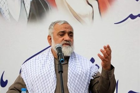 سردار نقدی: خداوند دشمنان ما را از احمق‌ها قرار داده / دشمن از تجربه دهه ۶۰ درس نگرفته که روزی ۱۰۰ نفر در تهران شهید می‌شدند / آرزوی بزرگ ملت ایران آزادی فلسطین است که توسط دهه هشتادی‌ها محقق می‌شود / دهه نودی‌ها در جوانی و نوجوانی خود در بیت المقدس نماز خواهند خواند