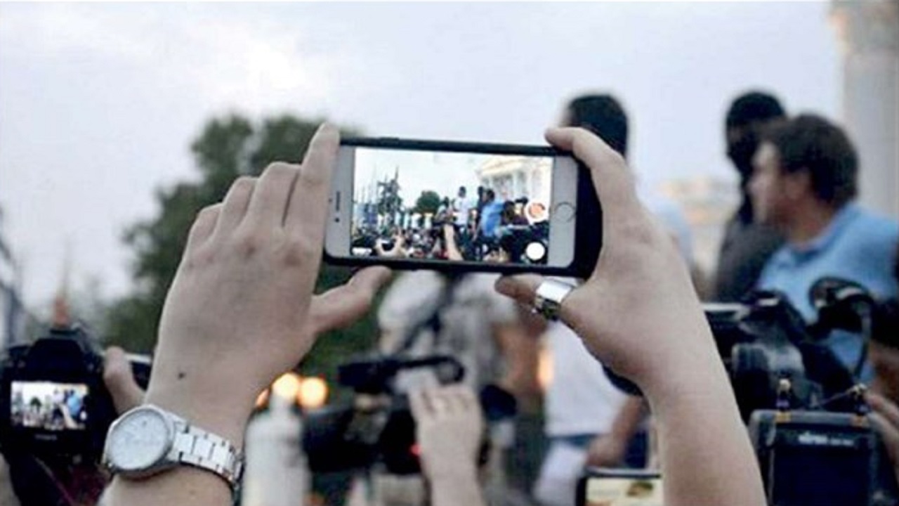 جزئیات طرح جنجالی مجلس برای «شهروندخبرنگاران»/ حداکثر مجازات برای ارسال فیلم به شبکه‌های فارسی‌زبان/ ۲ تا ۵ سال حبس برای تصویربرداری!