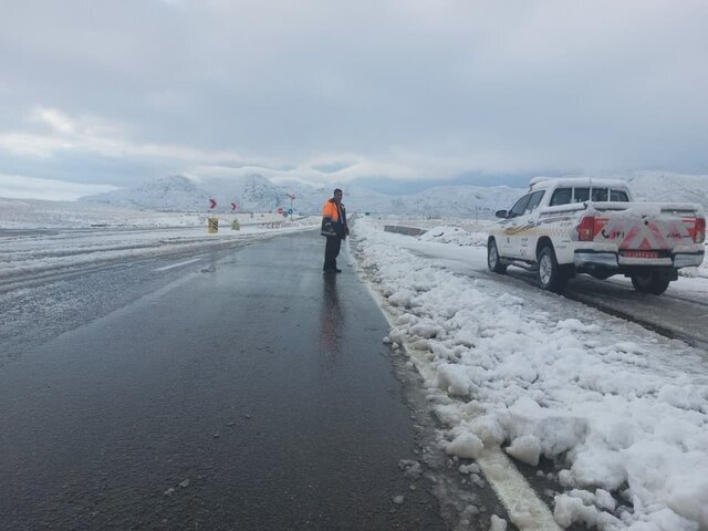 وضعیت جاده‌ها و راه‌ها، امروز ۲۰ آذر ۱۴۰۱ / بارش برف و باران در جاده‌های ۴ استان / ترافیک نیمه سنگین در ۲ جاده