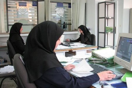 مقام سازمان امور مالیاتی: هر کارمند سالانه ۹ میلیون تومان مالیات می‌پردازد/ جامعه می‌پذیرد طلافروش و پزشک سالانه ۲.۵ میلیون مالیات بدهد؟