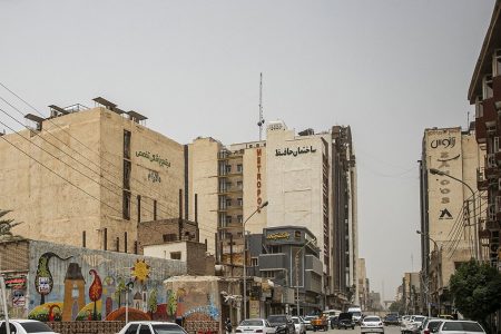 فعالیت واحدهای صنفی اطراف ساختمان متروپل آبادان از سرگرفته شد