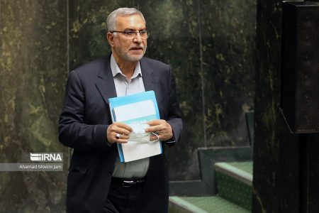 وزیربهداشت: ارز دارو نیمایی شده و برای سال آینده فکر نمی‌کنم چندان افزایش قیمت داشته باشیم