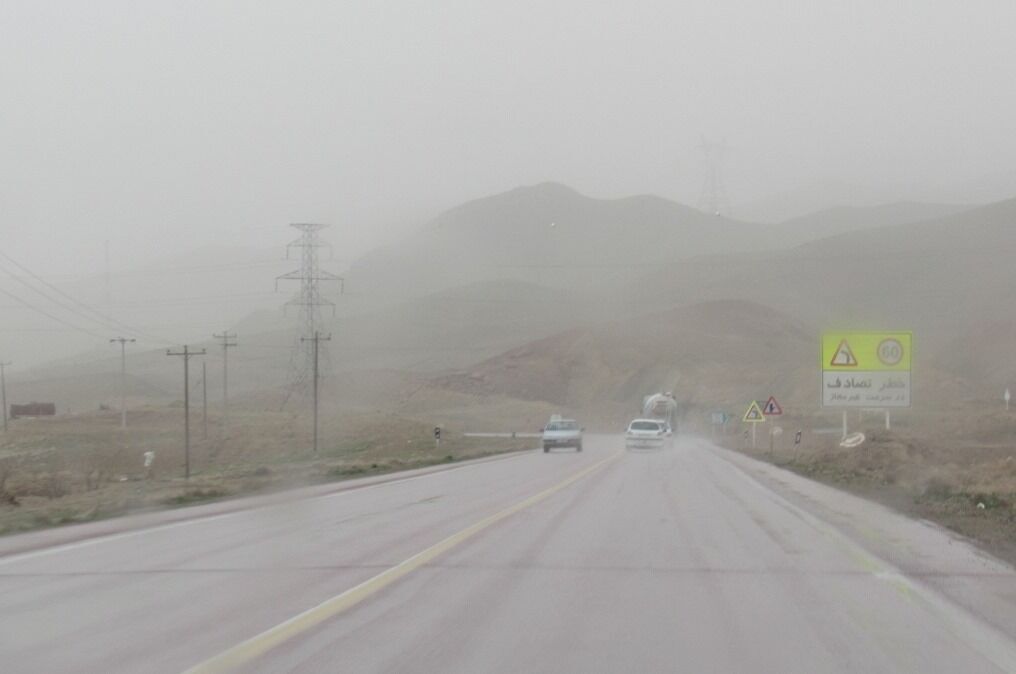 مه صبحگاهی دید افقی را در اصفهان به کمتر از یک کیلومتر کاهش داد