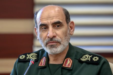 جانشین ستاد کل نیروهای مسلح: بعضی‌ها نامه نوشتند و از رهبری خواستند تا با آمریکا کنار بیاییم
