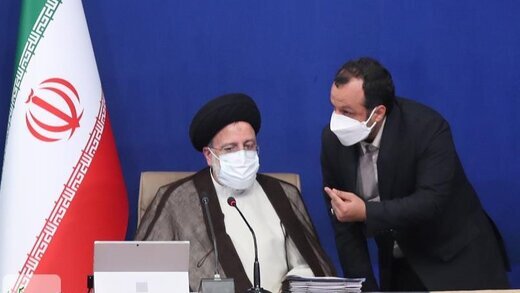 خاندوی وزیر اقتصاد هم در آستانه خروج از دولت قرار گرفت