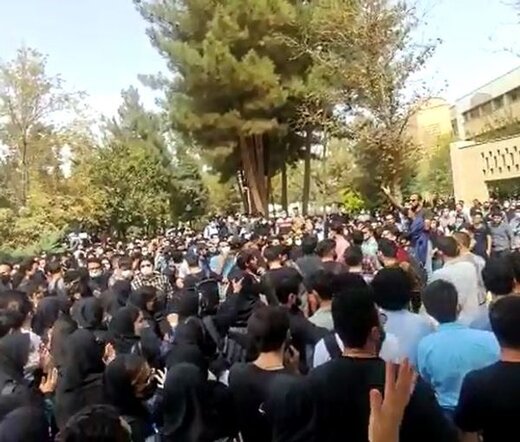 ۹۰ استاد دانشگاه علوم پزشکی تهران نامه دادند / اعتراض به «بازنگری تنگ‌نظرانه شیوه‌نامه اجرایی آیین‌نامه انضباطی برای خاموشی دانشجویان معترض» + اسامی