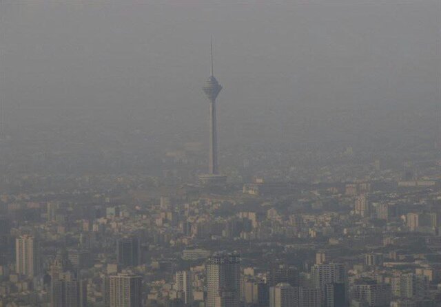 ادامه آلودگی هوا در تهران، کرج و اراک/ بارش باران در نقاط مختلف کشور