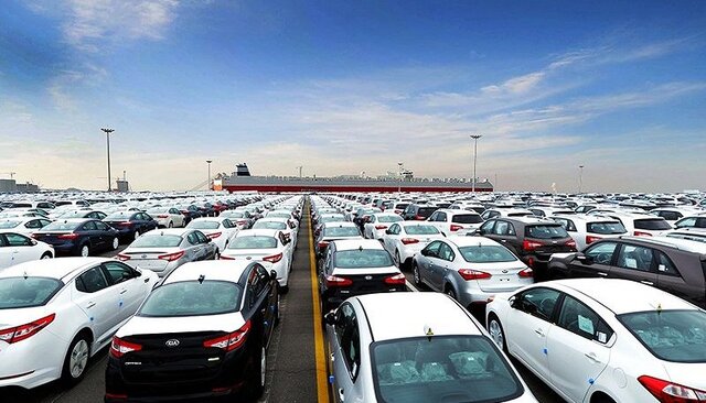 رشیدی‌کوچی: خودروسازان در واردات خودرو میدان‌دار شده‌اند