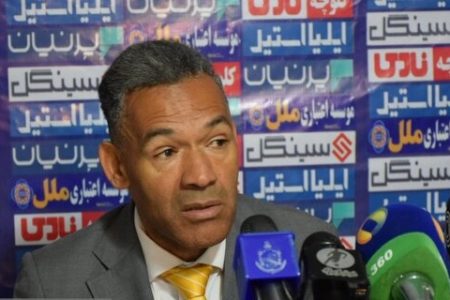 مورایس: پیکان نظم دفاعی خوبی داشت/ نمی‌توانم درباره نقل و انتقالاتمان صحبت کنم