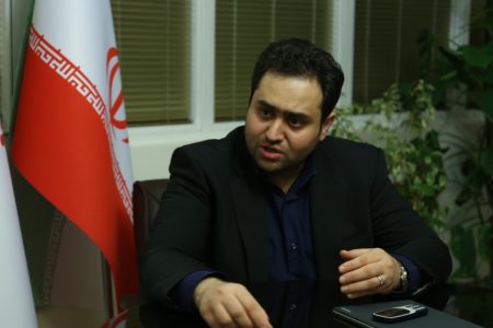 کامبیز مهدی زاده: آقای روحانی یک سایت راه انداختند یک عده در کشور سکته کردند/ کسانی که منتقد برگزاری یک جشن ساده توسط همسر آقای روحانی بودند نظرشان درباره بریز و بپاش «کنگره زنان تاثیرگذار» چیست؟/ آقای علم الهدی امروز روزه سکوت گرفته چون دخترش صاحب مجلس بود
