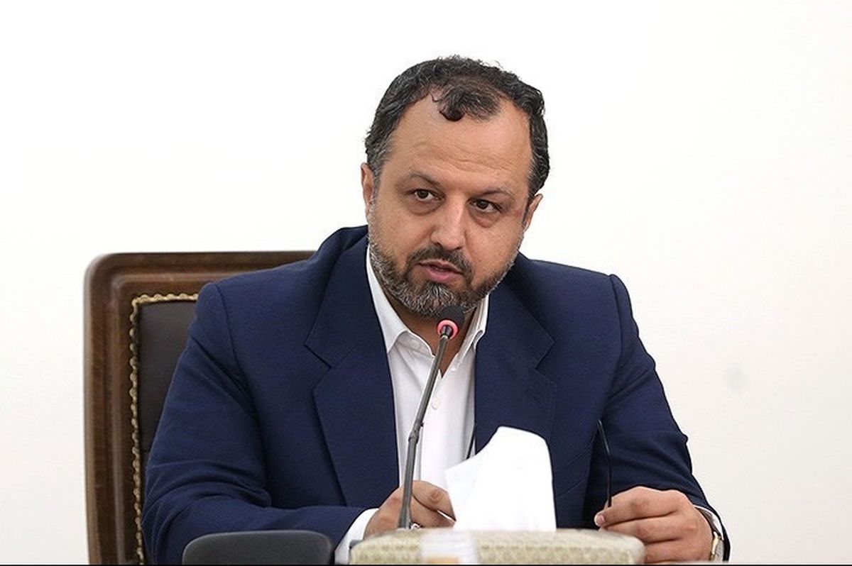 وزیر اقتصاد: حمله به یمن قیمت دلار را بالا برد