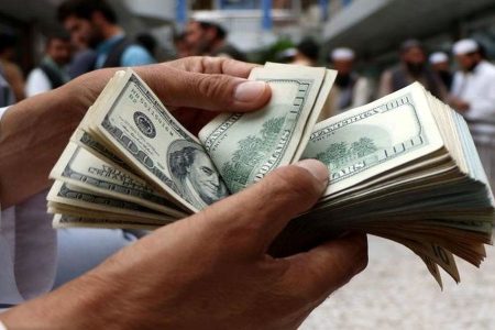 احتمال امضای توافق موقت ایران و غرب قیمت دلار را کاهشی کرده است