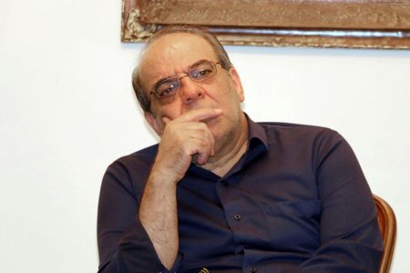 عباس عبدی: تروریست‌های جنایت مسمومیت‌های سریالی اصرار داشته‌اند که پیام آنان را دیگران بگیرند