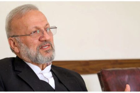 انتقاد دعوت کنندگان رئیسی به انتقاد از او/ متکی: مردم عاشق چشم و ابروی کسی نیستند؛ به حرف‌ها و عملکردها نگاه می‌کنند.