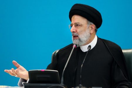 رئیسی: حجاب دستور اسلام و قانون کشوراست/ حذف ارز ۴۲۰۰ تومانی، مشکلاتی درست کرد/پلتفرم‌های داخلی جایگزین اینستاگرام و واتساپ شدند، بنابراین وعده‌ی من به قوت خودش باقی است