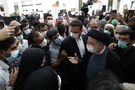 کیهان: استقبال یزد از رئیسی نشان داد مردم به جمهوری‌اسلامی امید دارند