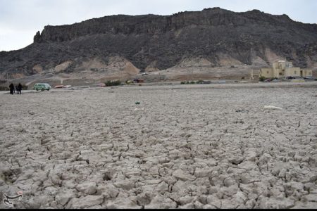 نماینده مجلس: «افغانستان» حقابه سیستان را ندهند اتباعشان را از منطقه اخراج می‌کنیم