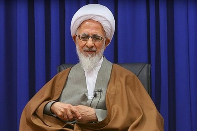 آیت الله جوادی آملی: قرآن کریم آمده تا به ما بگوید که ای انسان! شما مثل درخت نیستید