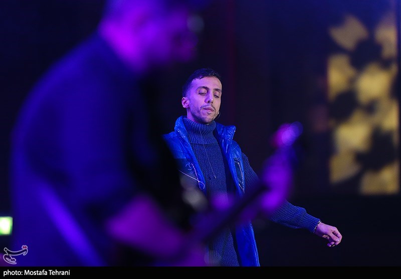 خبرگزاری اصولگرا: کنسرتِ دیشب «زانکو» از نظر هنری سطح بالایی نداشت اما نقطه عطفی در تاریخ موسیقی ایران بود