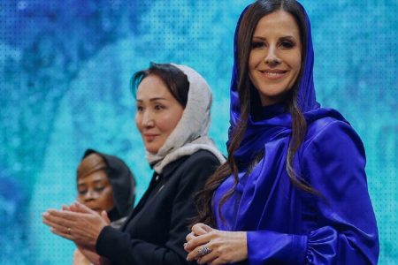 دفاع روزنامه اصولگرا از برگزاری «کنگره زنان تاثیرگذار»/ جوان: برای دیپلماسی عمومی باید هزینه کرد/ مگر می‌شود مهمان خارجی دعوت کرد و هزینه‌ای نکرد؟