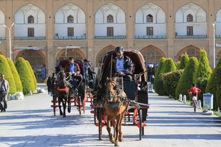 ارتقای صنعت گردشگری در اولویت برنامه‌های نوروزی اصفهان باشد