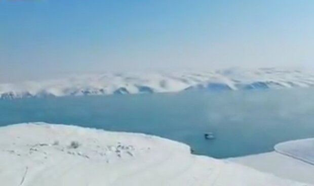 یخ‌زدگی سد زاینده رود اختلالی در تامین آب ایجاد نمی‌کند