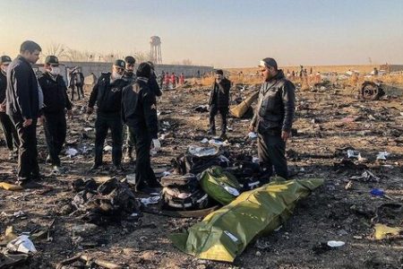 انتقاد روزنامه اصولگرا از روشن نشدن ابهامات فاجعه هواپیمای اوکراینی پس از ۳سال/ فرهیختگان: اشیاء گم‌شده جان‌باختگان کجاست؟
