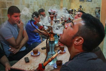 پلمب ۴۰ رستوران و سفره‌خانه عرضه قلیان در اهواز