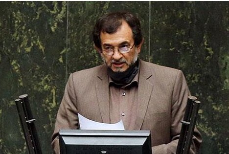 نماینده مجلس: مگر قرار نبود بانک‌ها در پرداخت وام‌تا مبلغ ۵۰ میلیون تومان، ضامن درخواست نکنند؟