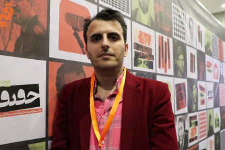 یک کارگردان و منتقد جوان پس از آزادی از زندان خودکشی کرد