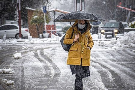 توصیه پلیس به تهرانی‌ها در روز برفی؛ اگر کاری ندارید در منزل بمانید