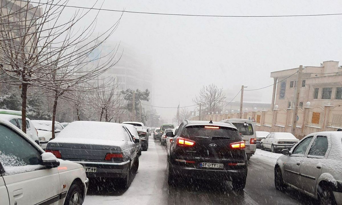 تهران دوباره با بارش برف قفل شد / ترافیک سنگین در ۳ بزرگراه