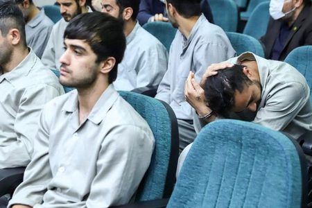 واکنش عجیب روزنامه «حسین شریعتمداری» به اظهارات اخیر حجت الاسلام رهامی/ کیهان: مهدی کرمی و محمد حسینی اعتراف کرده بودند که از سوی سرویس‌های اطلاعاتی بیگانه اجاره شده بودند