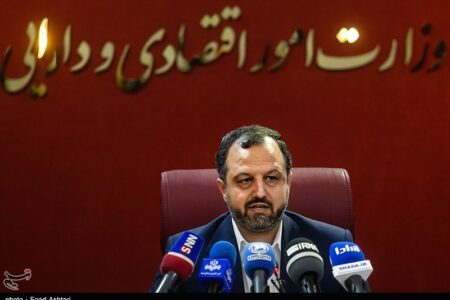 حسین شریعتمداری: احسان خاندوزی، وزیر دلسوزی ست