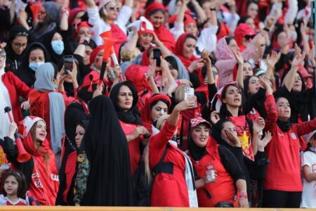 پرسپولیس بدون هواداران زن مقابل هوادار/ حضور زنان در آزادی به تعویق افتاد